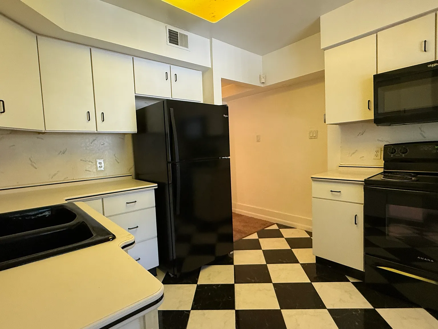 2 bed, $1,450 — Photo 2