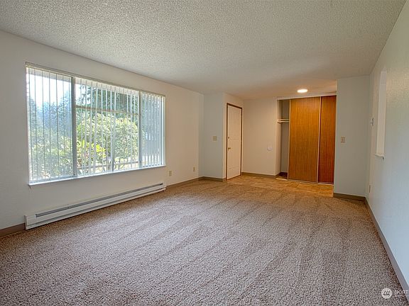 4th image of 12925 133rd Avenue E