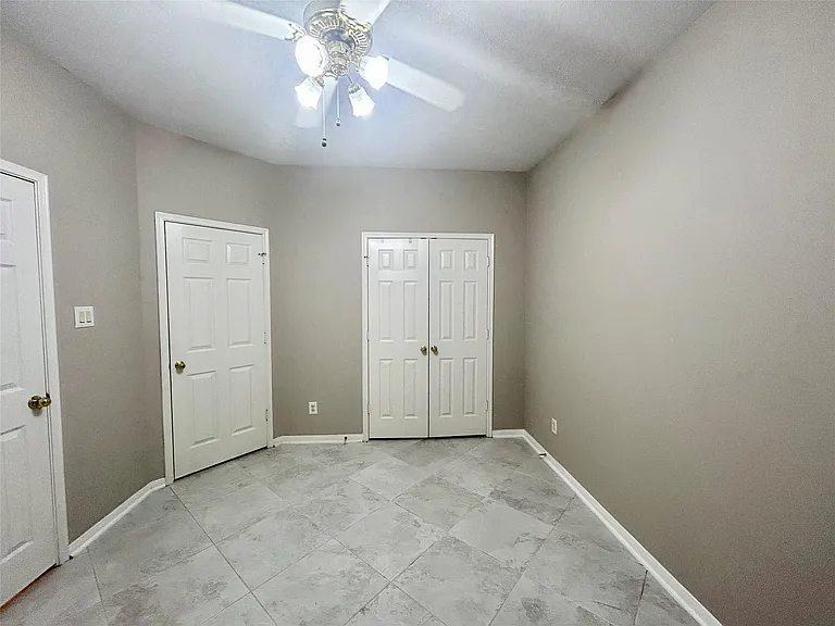 16807 Laguna Springs Dr — Photo 40