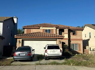 3296 Oakleaf Ln, Perris, CA 92571