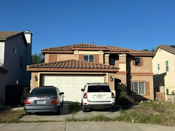 3296 Oakleaf Ln, Perris, CA 92571