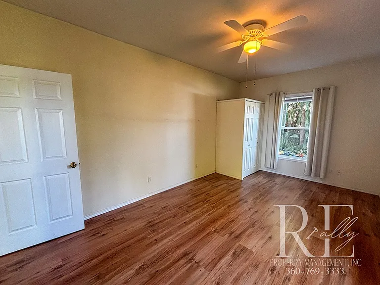 1215B Burwell St — Photo 16
