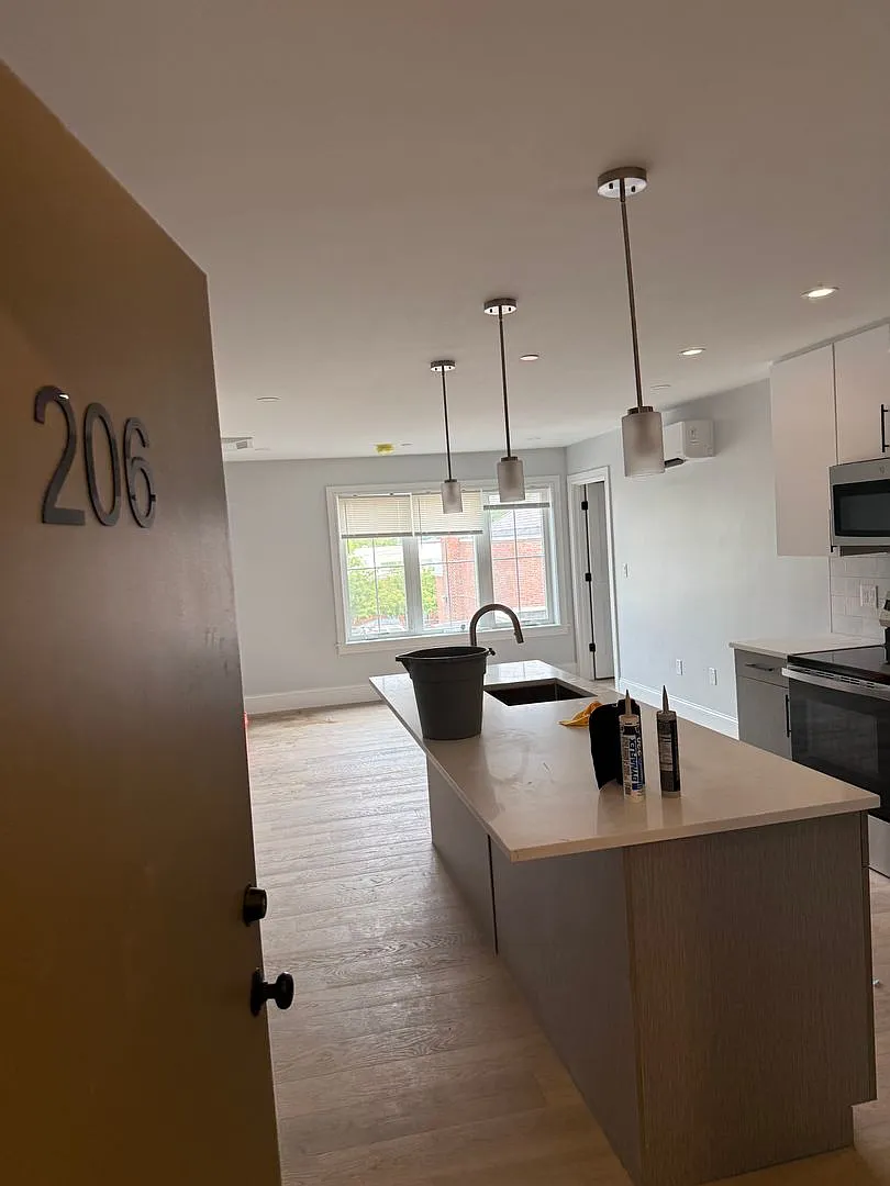 Brand New 2 Bed Two Bath In Brighton — Photo 2