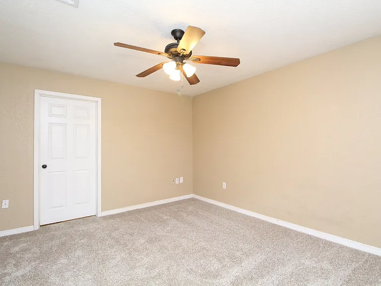 416 Bremen Ave — Photo 10