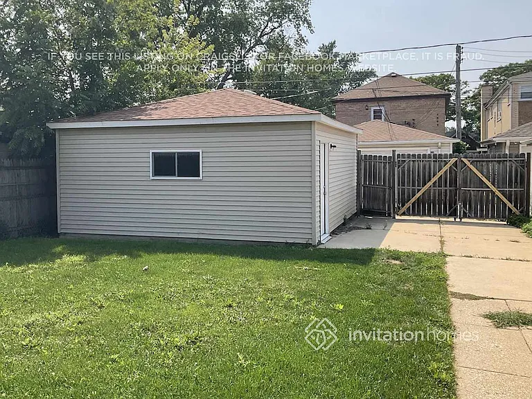 2418 N 75th Ct — Photo 11