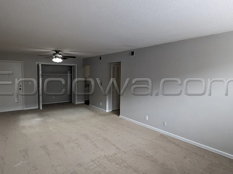 220 19th St NE #E-123 — Photo 3