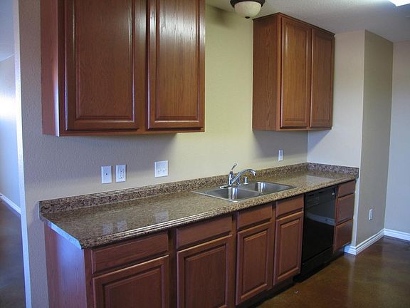 3rd image of 5201 Graceland Dr #B