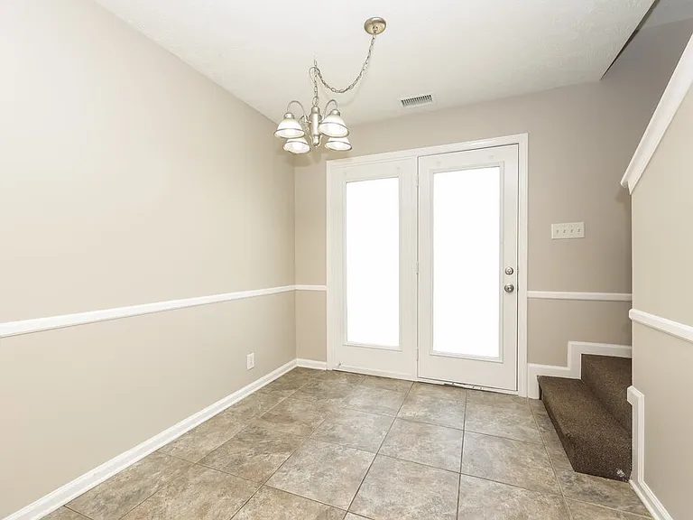 1502 Killarney Dr — Photo 5