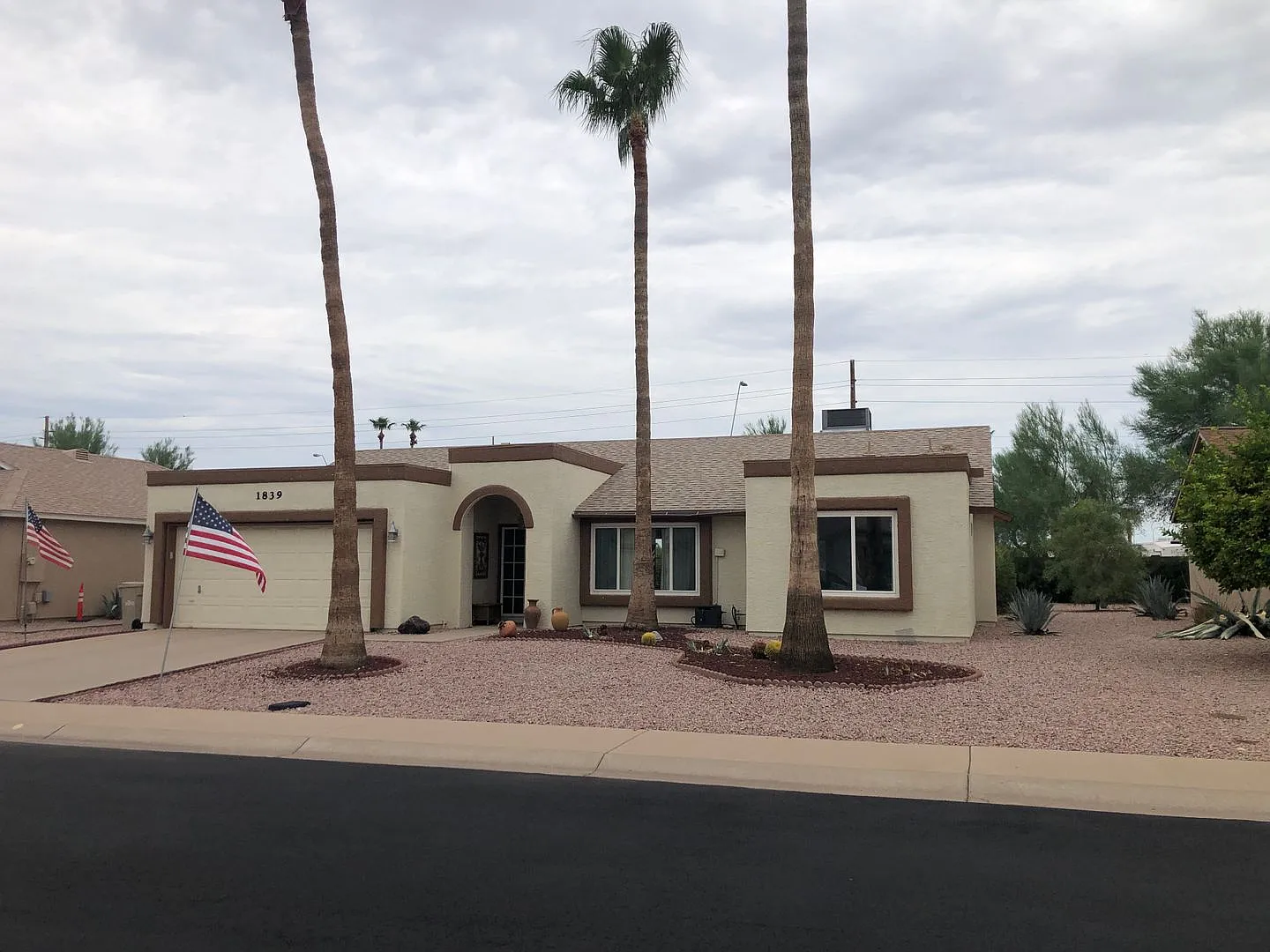 Welcome to this charming 2-bedroom, 2-bathroom home located in the desirable Leisure World a 45+ ... — Photo 2