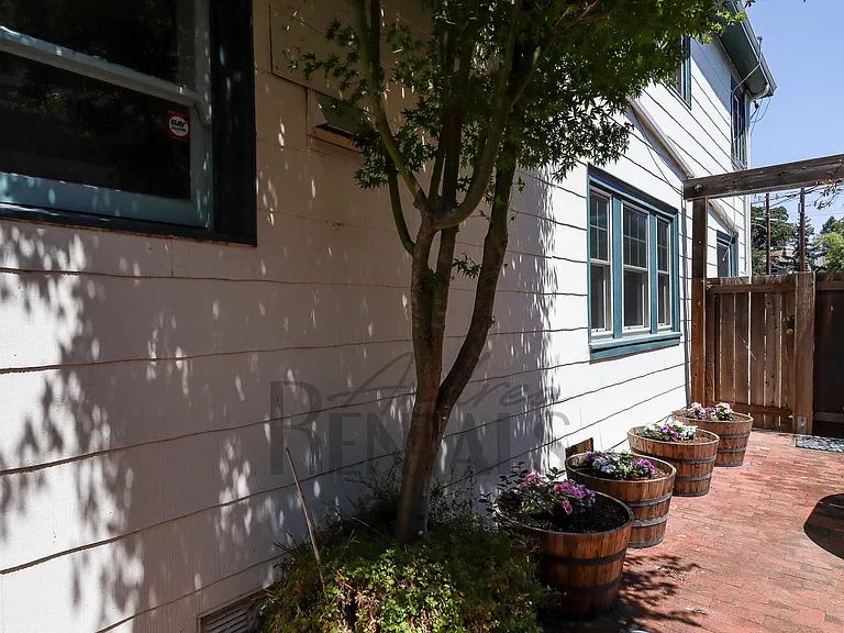 6011 Hillegass Ave — Photo 14