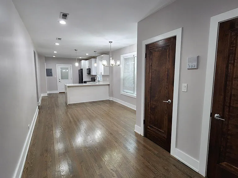5537 N Spaulding Ave #2 — Photo 5