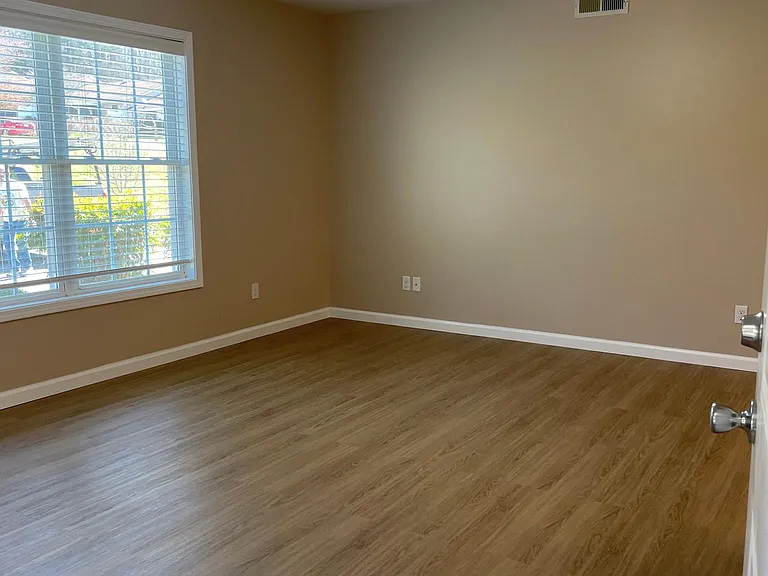 28 Meadow Wood Ct — Photo 2