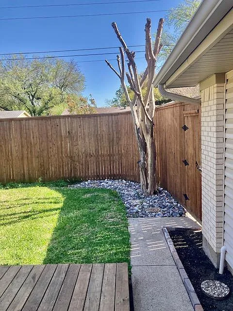 4 bed, 2084 sqft, $2,800 — Photo 3