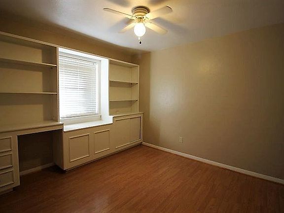 4th image of 3605 Ravenwood Dr