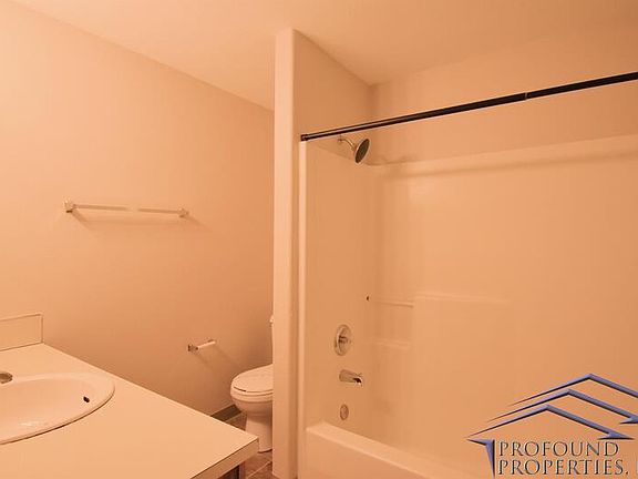 5th image of 547 SE 8th Ave APT 14