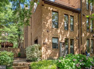 4425 7th St N, Arlington, VA 22203