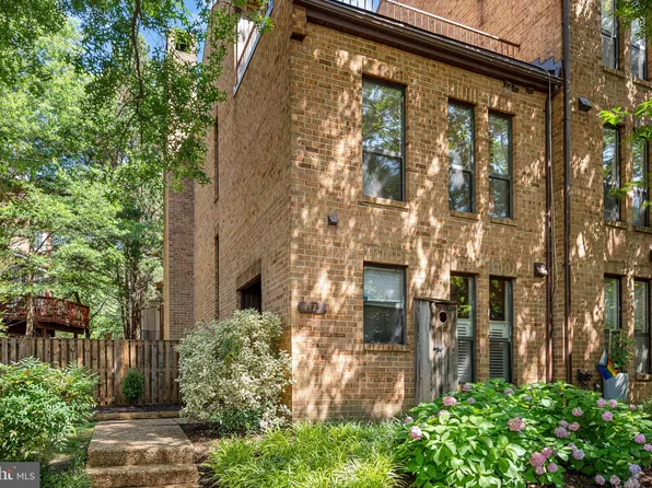 4425 7th St N, Arlington, VA 22203