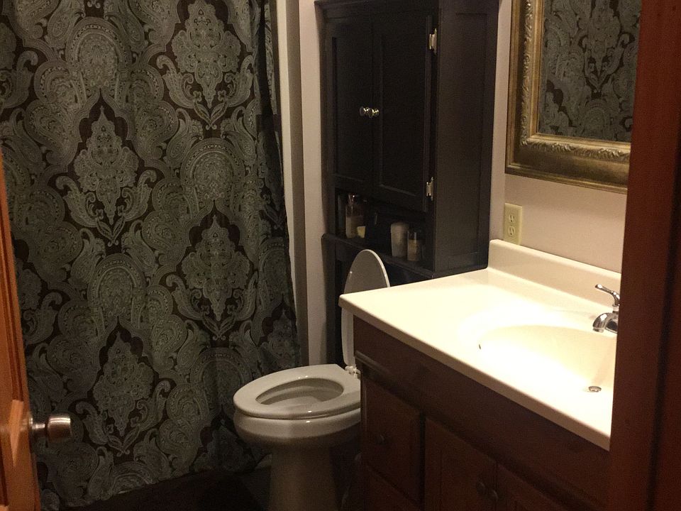 2nd image of 804 Old State Rd #1