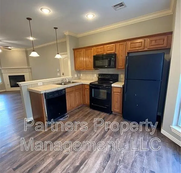 2673 N Miranda Ave #4 — Photo 5