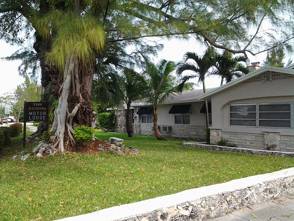 2200 Miami Rd #S