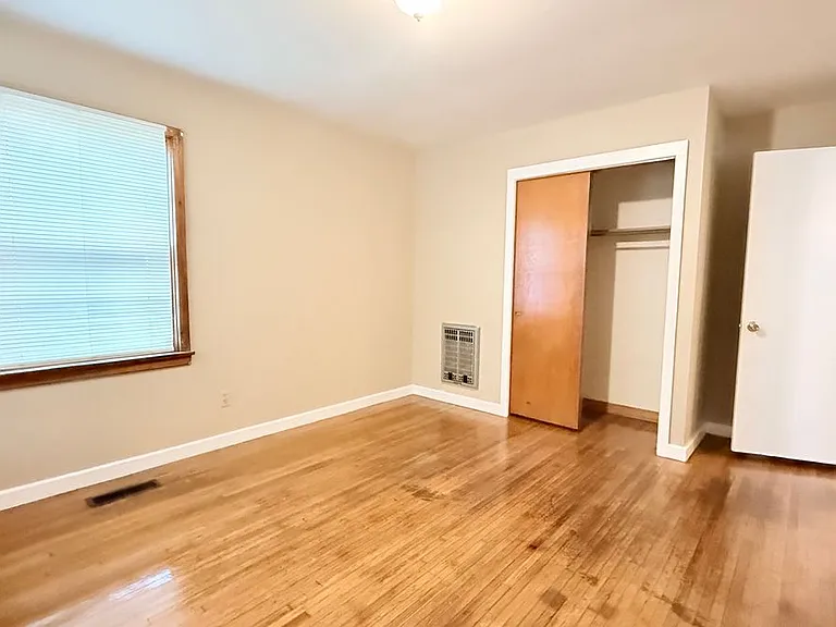 1002 Evins St — Photo 17