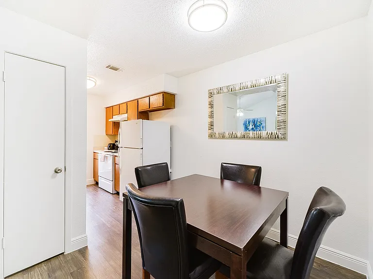 St. Edwards Place Apartments — Photo 42