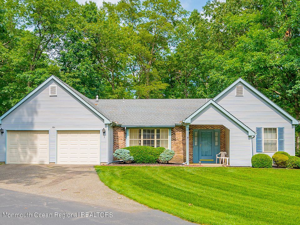 1st image of 564 Petunia Lane