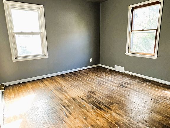 1822 N Kansas bedroom front_02242025