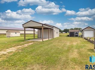 S Spawn Cir, Chester, SD 57016