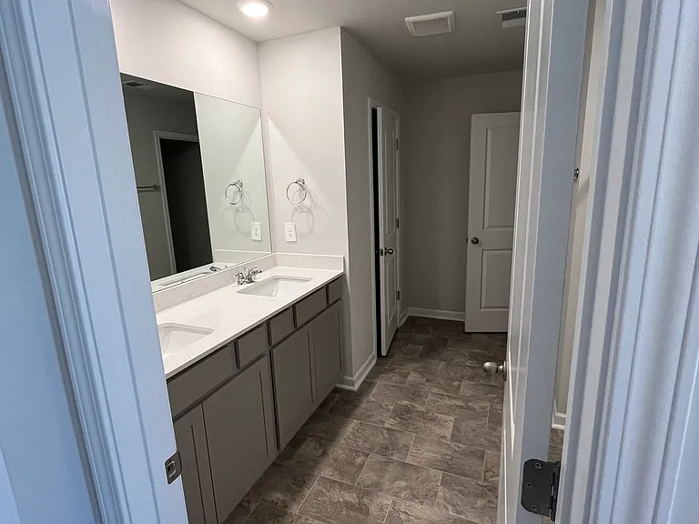 4210 Oswin Dr — Photo 3