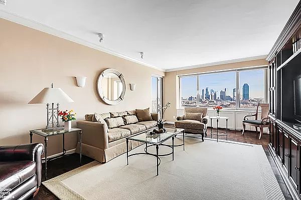 1st image of 60 Sutton Pl S #16DS