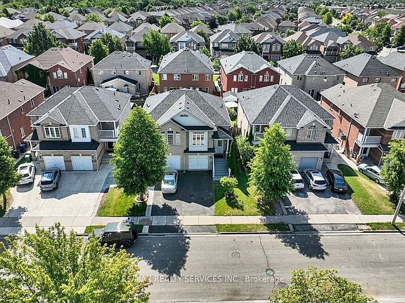 5th image of 101 River Rock Cres