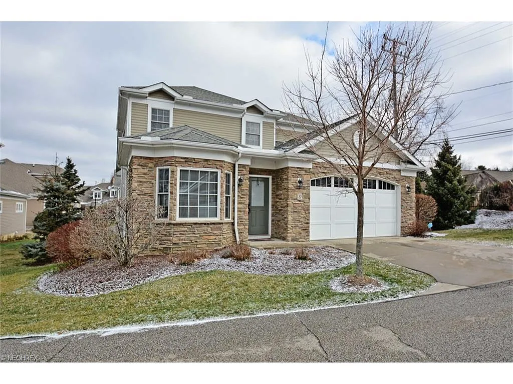 27 Somerset Dr photo 1