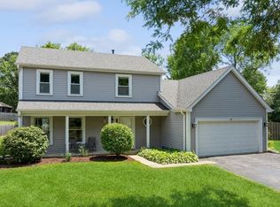 35 Crompton Ct, Fox River Grove, IL 60021