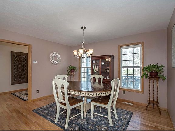 5th image of 18881 Eastwood Dr