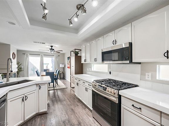 3rd image of 3364 Epson St