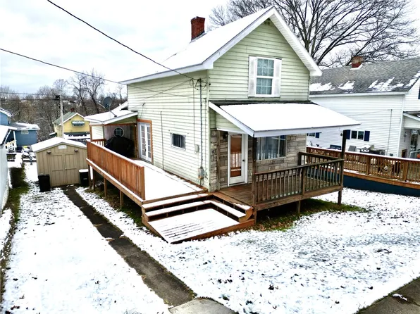 43 Larimer Ave, Bobtown, PA 15315