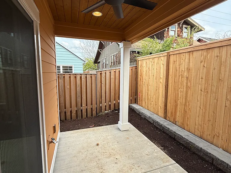 8 N Morgan St #B — Photo 6