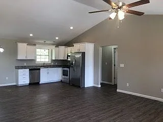 128 Lincoln Dr — Photo 7