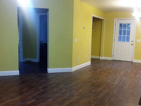 3rd image of 371 Potomac Ave