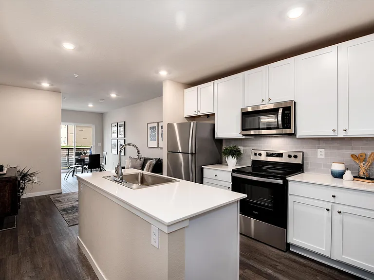 WestEdge Apartments — Photo 42