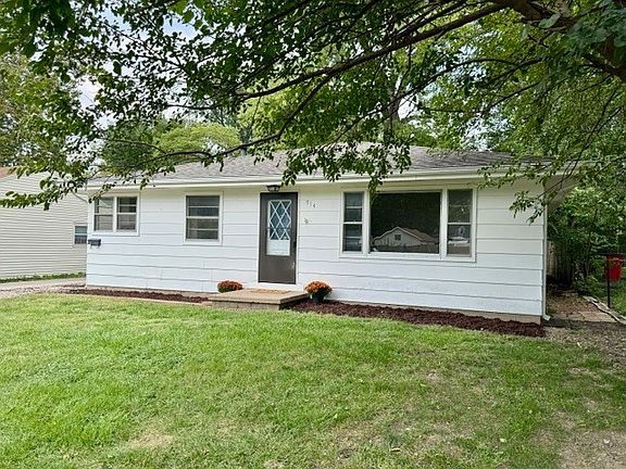 3rd image of 914 W Maple St