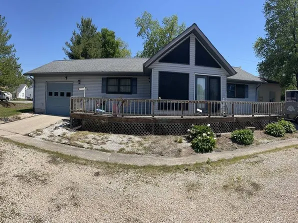304 State St, Pleasant Hill, IL 62366