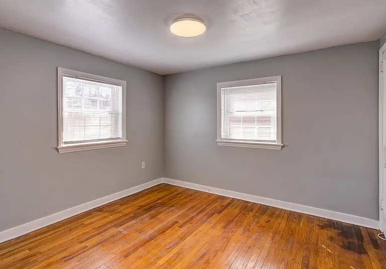 824 Wabank St — Photo 18
