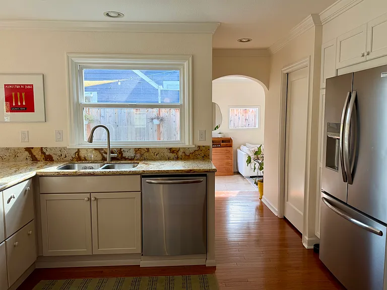 5825 NE 35th Pl — Photo 9