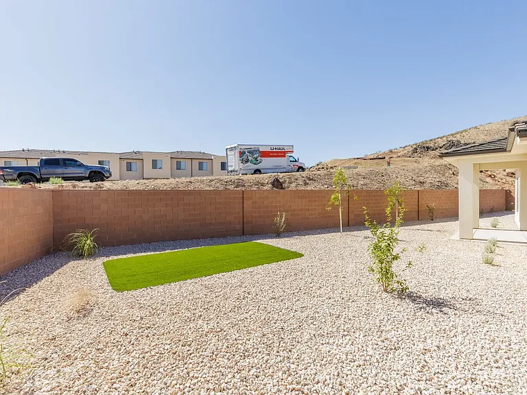 419 S 2250 W — Photo 29