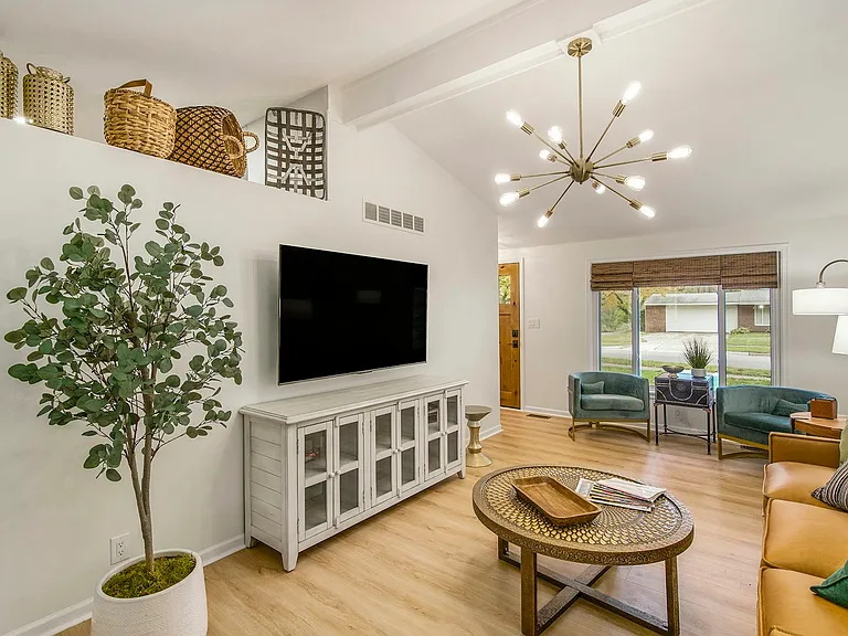 2804 Canterbury Rd — Photo 18