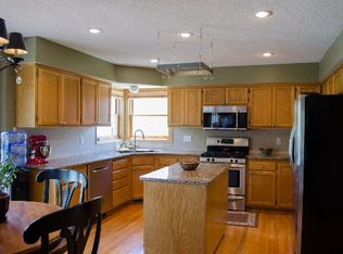 8696 Vagabond Ln N, Maple Grove, MN 55311