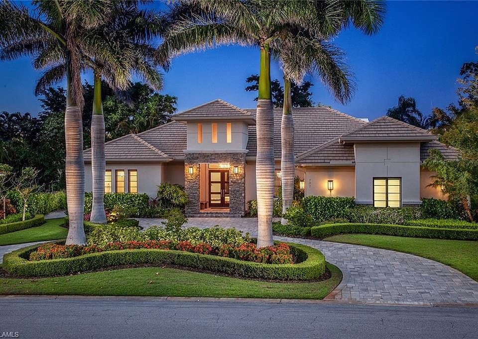 2nd image of 727 Fountainhead Ln