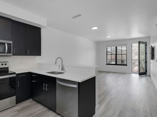 400 Clement St #401-201